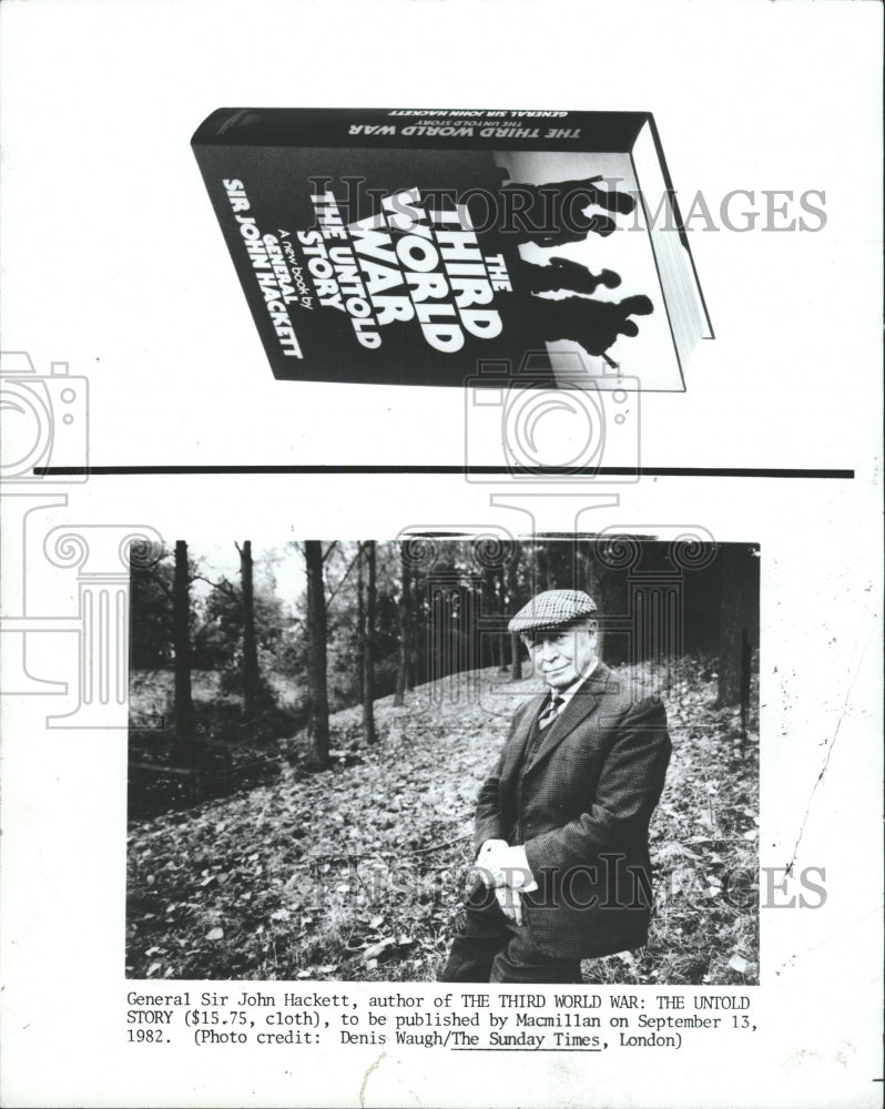 1982 Press Photo Gen. Sir John Hackett (Author) - RRW31589 - Historic Images