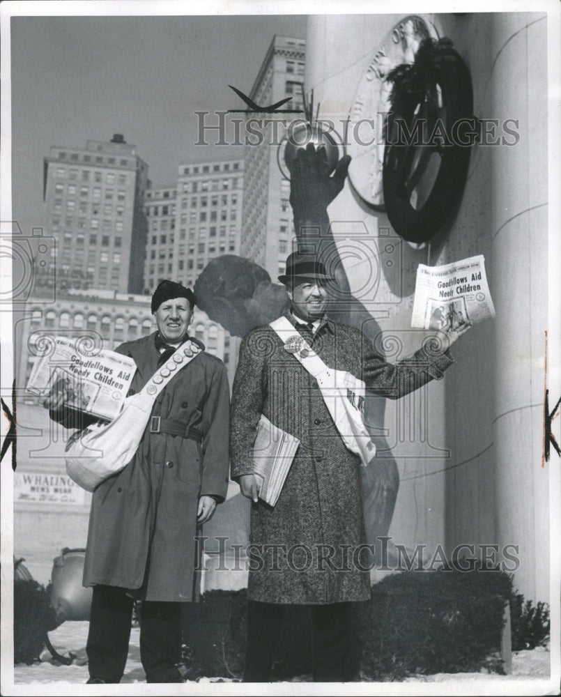 1964 Press Photo Old Newsboys in Detroit - RRW31615 - Historic Images