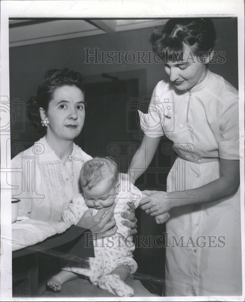 1957 Press Photo Vaccines - RRW31649 - Historic Images