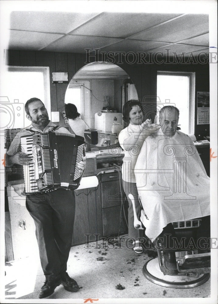 1972 Press Photo Albert Moush Fern Marsh Hair Lake cut - RRW31685 - Historic Images