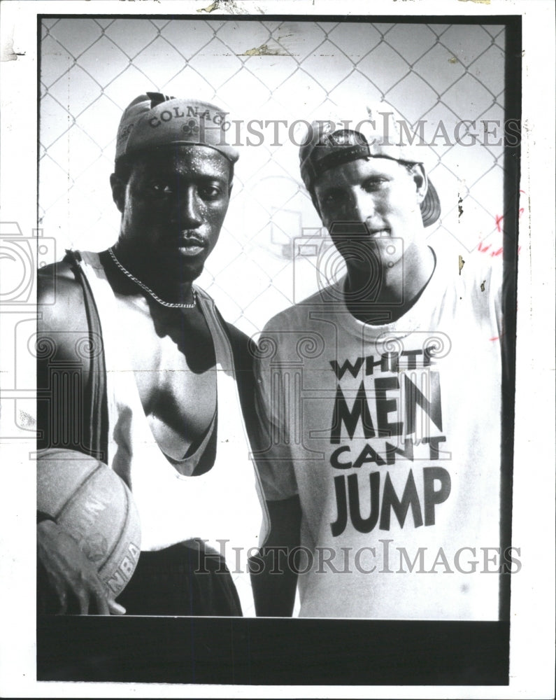 1992 Press Photo Wesley Snipes and Woody Harrelson - RRW31707 - Historic Images