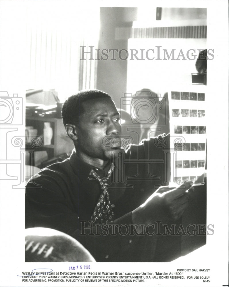 2002 Press Photo Wesley Snipes artist Murder 1600 Regis - RRW31729 - Historic Images