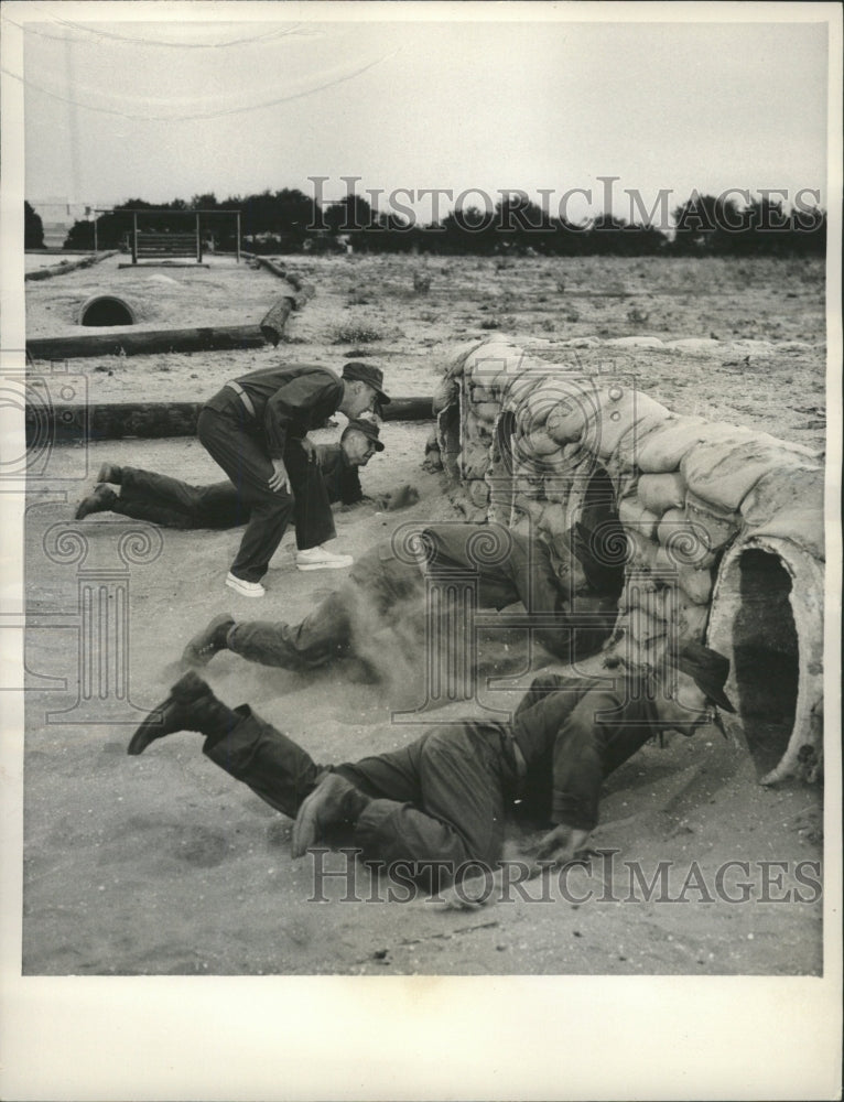 1965 Press Photo Jim Nabors Gomer Pyle buddies pipe - RRW31777 - Historic Images