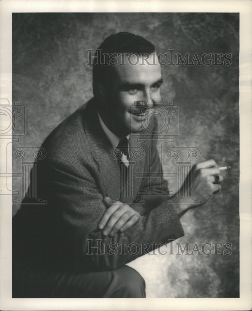 1949 Press Photo Gerald Harrington star artisit scene - RRW31807 - Historic Images