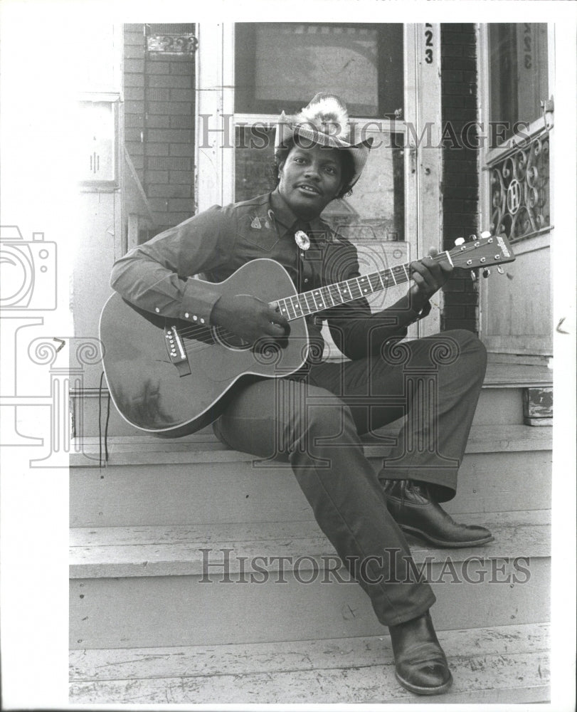 1985 Press Photo Larry Harris Chrysler country singer - RRW31867 - Historic Images