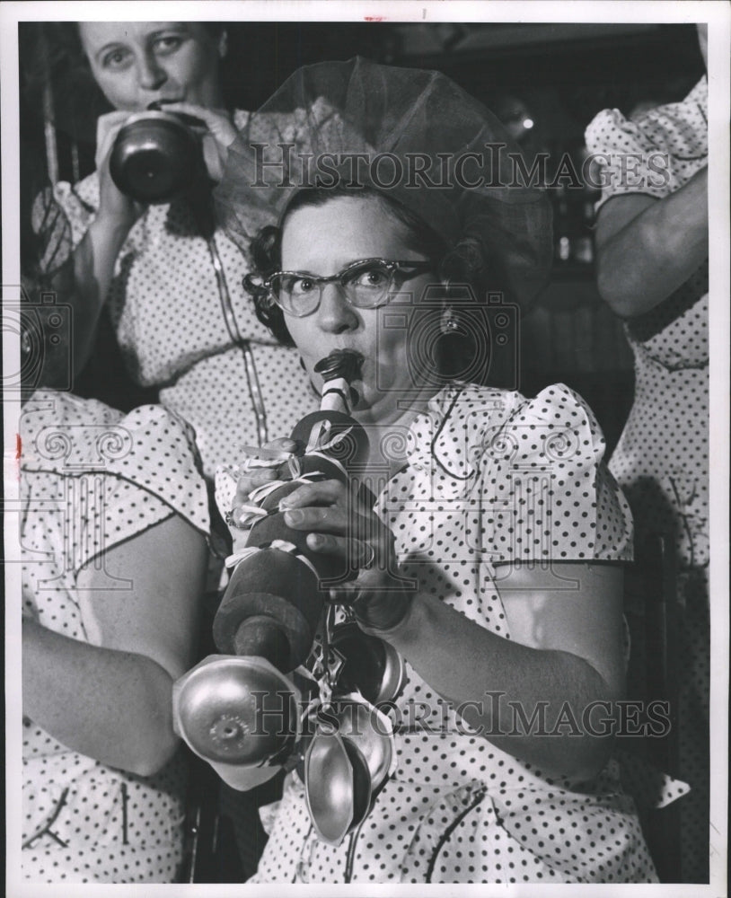 1952 Press Photo Mrs. Sally Hitchcock, Clarinet Player. - RRW32029 - Historic Images