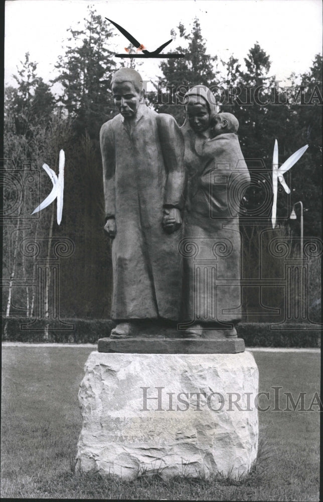 1969 Press Photo Neugablong Germany cities Statues - RRW32075 - Historic Images