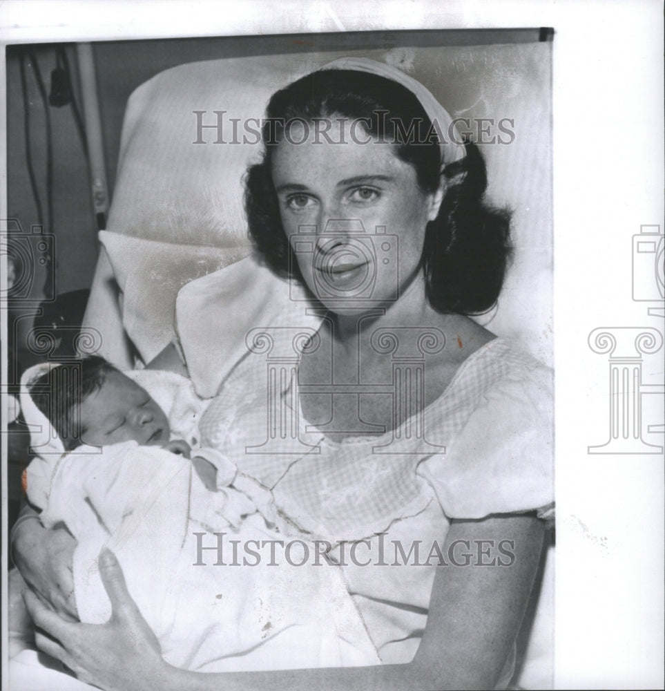 1961 Press Photo Catherine Hayden Luke Hospital boy - RRW32227 - Historic Images