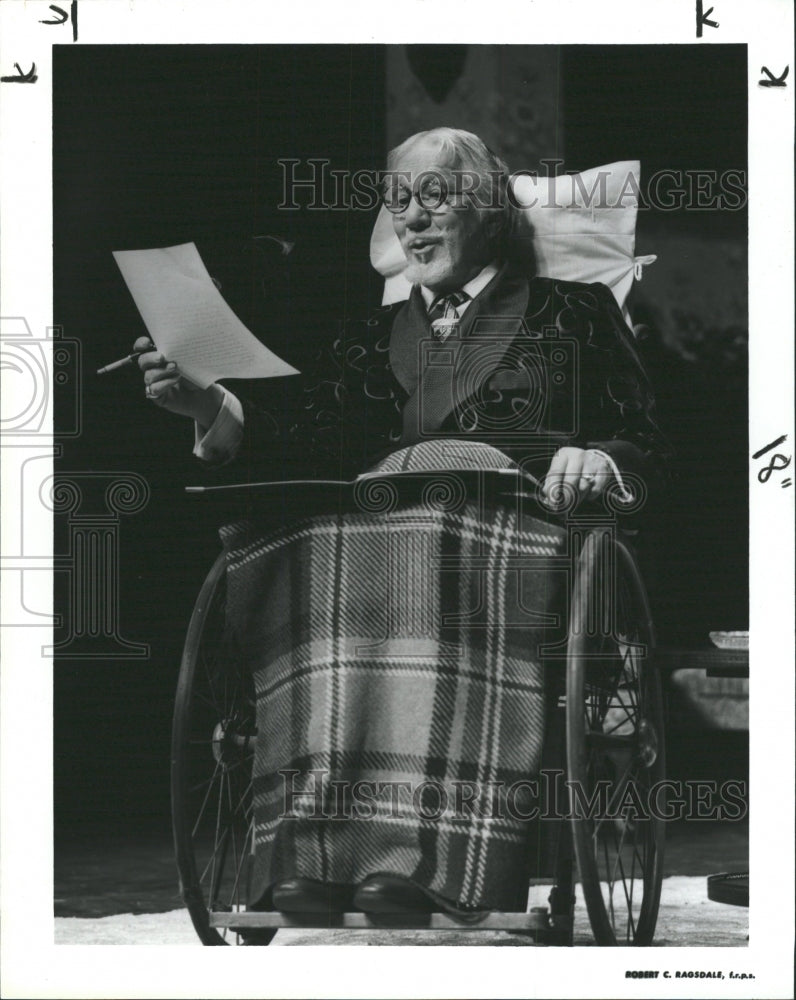 1988 Press Photo William Hutt Sheridan Whiteside man - RRW32243 - Historic Images