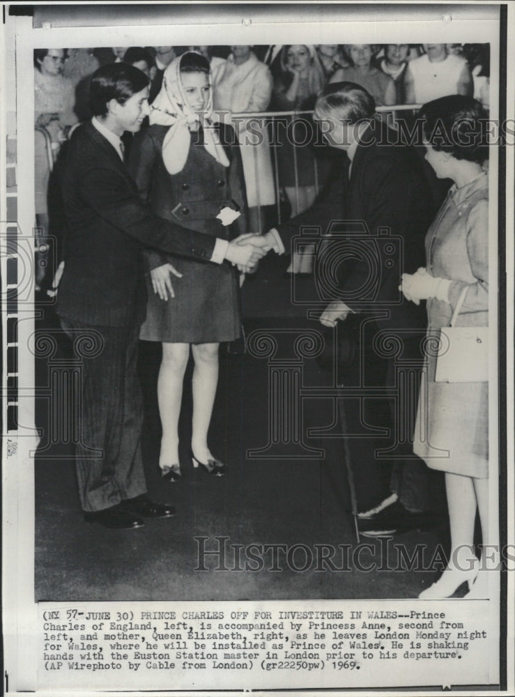 1969 Press Photo Prince Charles England Queen Elizabeth - RRW32461 - Historic Images