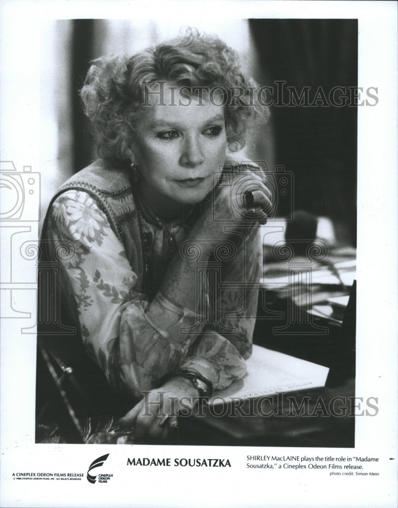 1989 Press Photo Shirley MacLaine in Madame Sousatzka. - RRW32509 - Historic Images