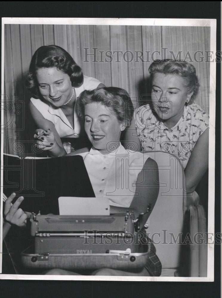 1953 Press Photo Mrs.Edwin R.Stroh Jr Detroit socialite - RRW32807 - Historic Images