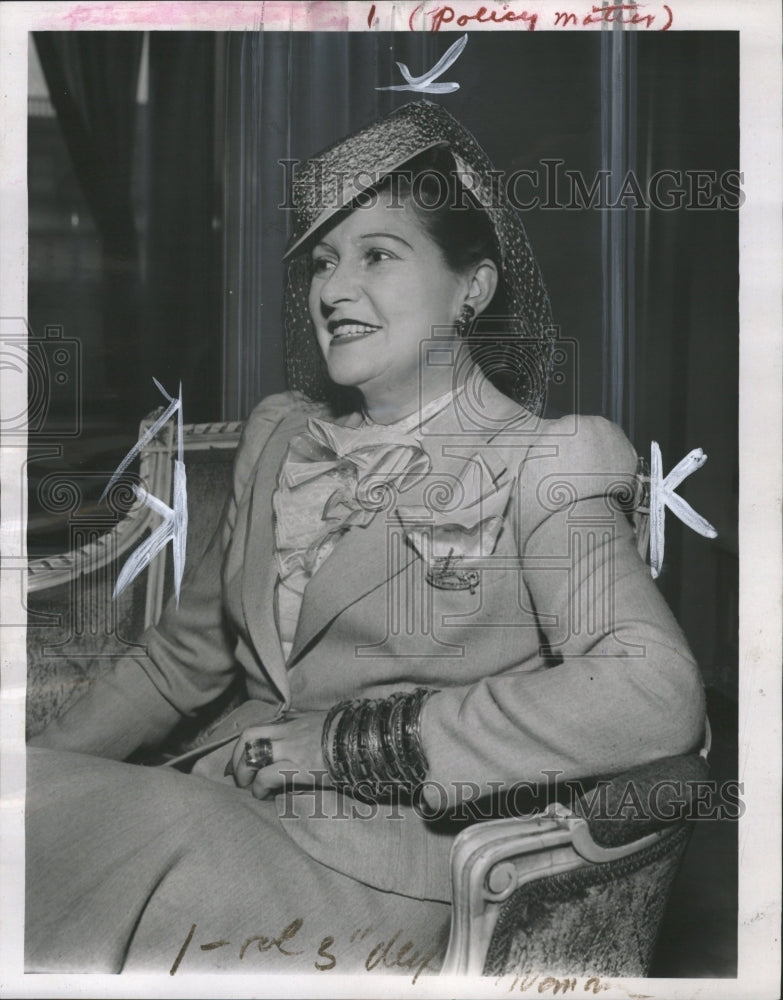 1939 Press Photo Career Sally Milgrem Charles Designer - RRW33033 - Historic Images