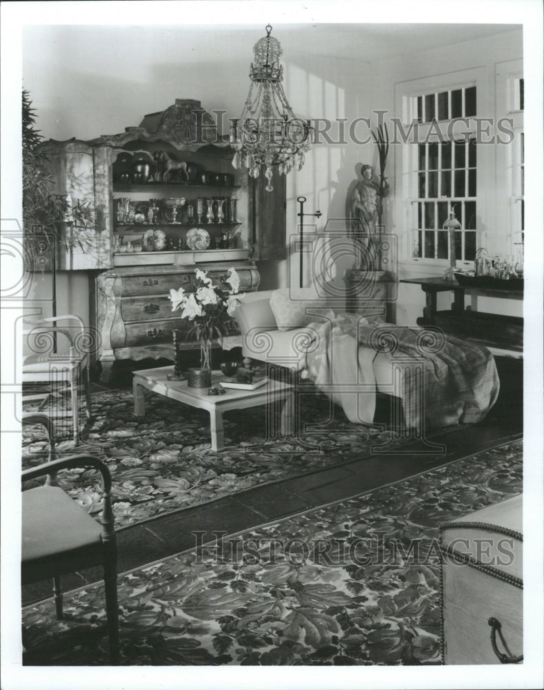 1996 Press Photo Tufenkian Carpets Bedrooms Designs - RRW33077 - Historic Images