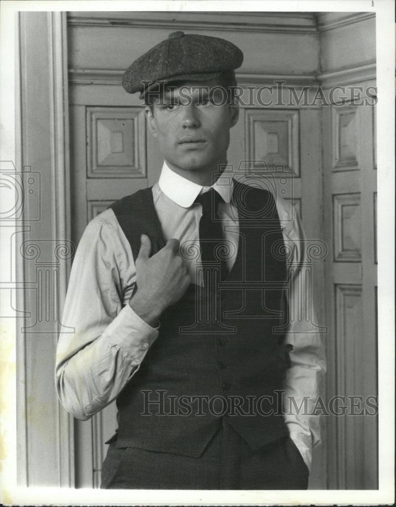 1979 Press Photo Actor Harry Hamlin - RRW33381 - Historic Images