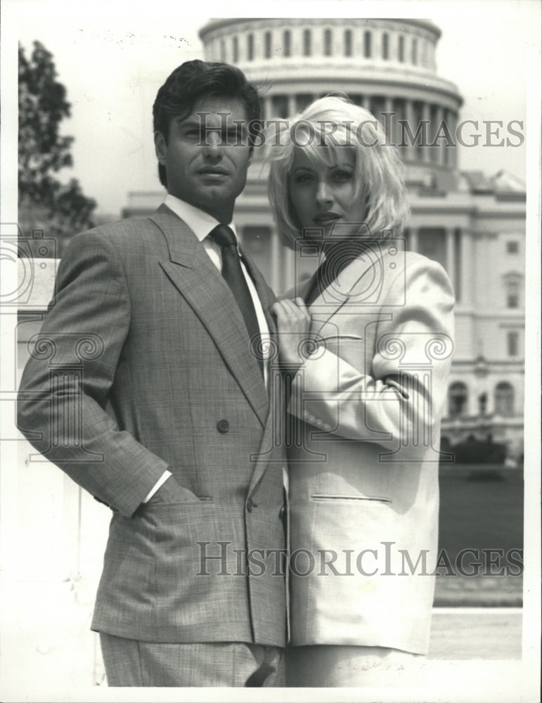 1988 Press Photo Actor Harry Hamlin In Favorite - RRW33389 - Historic Images