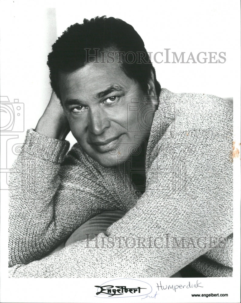 Press Photo Engelbert Humperdinck British pop singer - RRW33435 - Historic Images