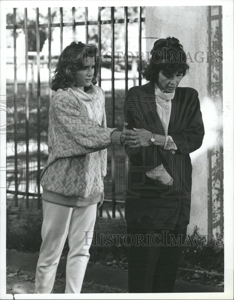 1986 Press Photo Melissa Gilbert and Talia Shire Star - RRW33587 - Historic Images