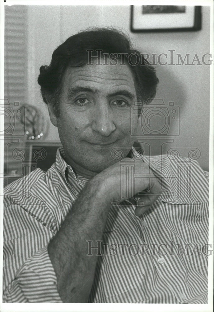 1989 Press Photo Actor Judd Hirsch television Dear John - RRW33655 - Historic Images