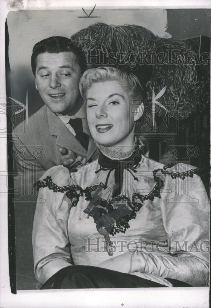 1959 Press Photo Musical Actor Gordon McRae Wife Sheila - RRW33875 - Historic Images