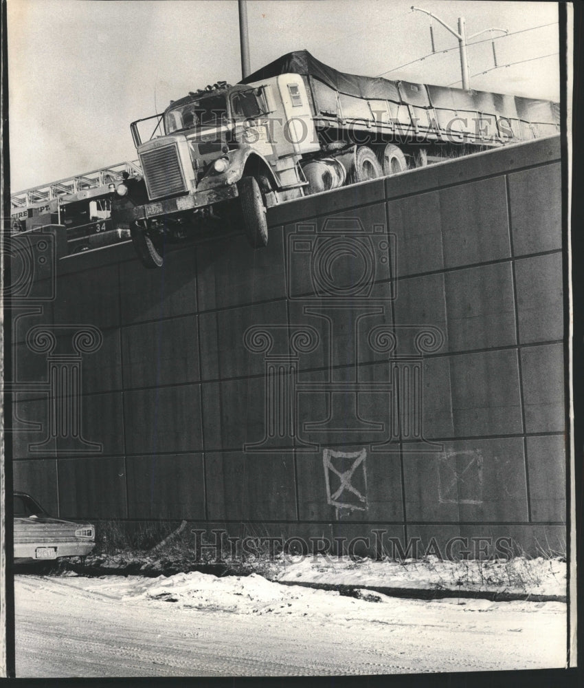 1972 Press Photo Chicago Skyway Crash - RRW34001 - Historic Images