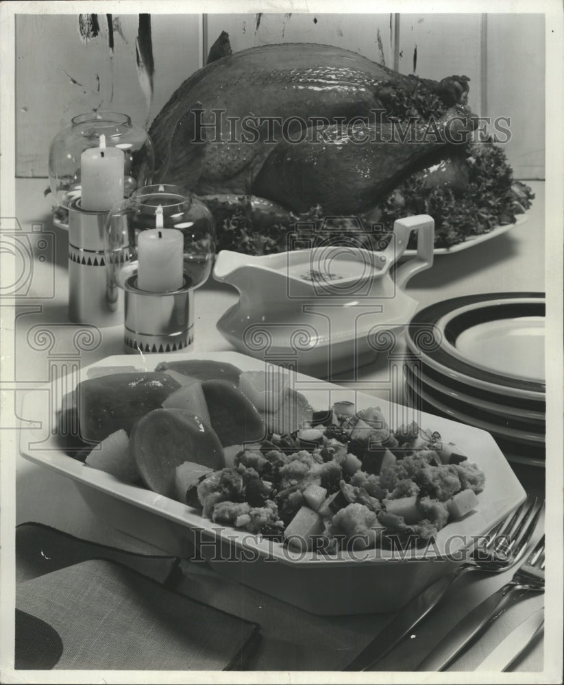 1973 Press Photo Roast Turkey Stuffing Yam Casserole - RRW34079 - Historic Images