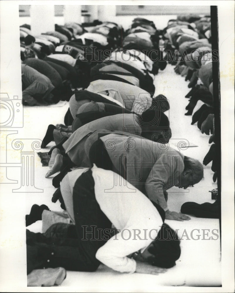 1976 Press Photo Muslims MCCOR MICK place Eid Ul Adha - RRW34143 - Historic Images