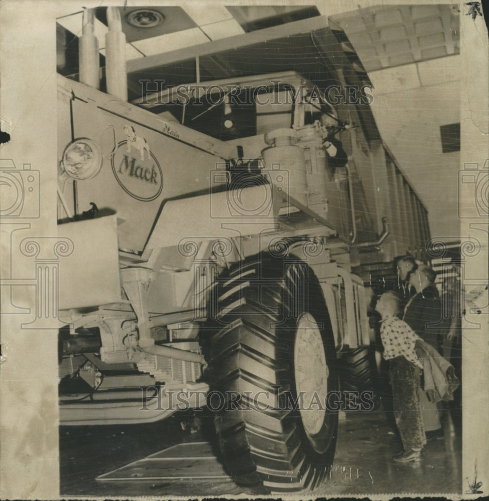 1956 Press Photo National Auto Show big Mack truck tire - RRW34223 - Historic Images