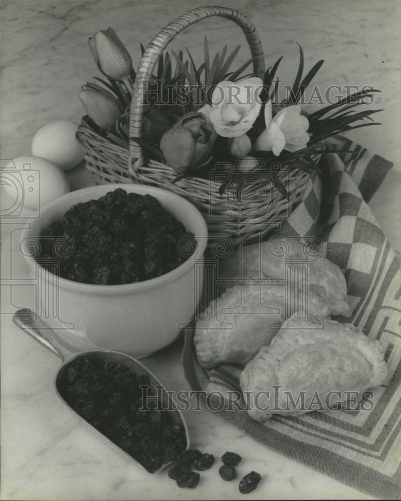 1981 Press Photo Swiss Onion Tart for Spring Meal - RRW34383 - Historic Images