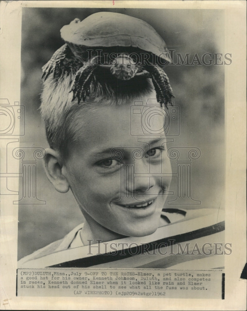 1962 Press Photo Elmer Pet Turtle Owner Kenneth Johnson - RRW34443 - Historic Images