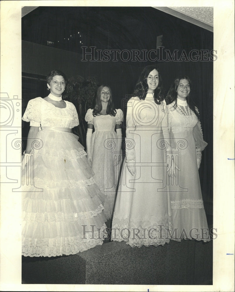 1974 Press Photo Debutantes Ambassadors Ball - RRW34477 - Historic Images