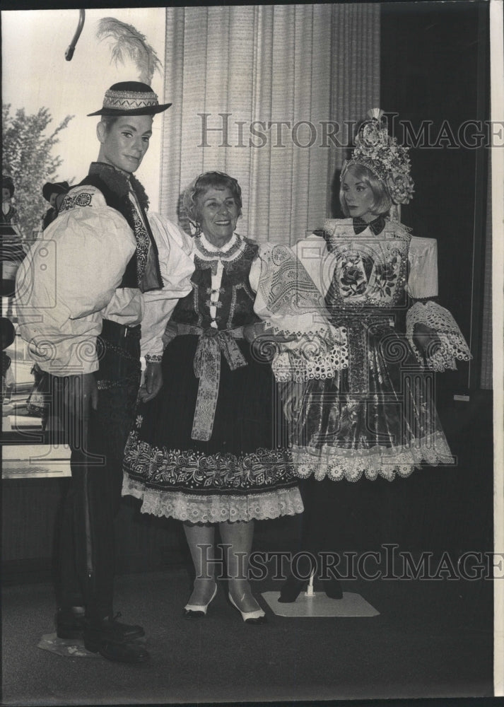 1971 Press Photo Miedema Loan Bohemian Czechoslovak - RRW34515 - Historic Images