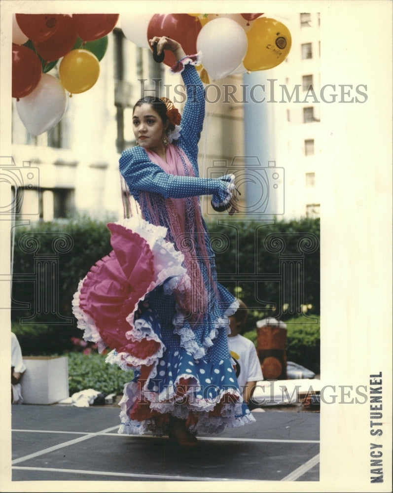 1992 Press Photo Cecilia Barriuso Las Tres Muneicas - RRW34561 - Historic Images