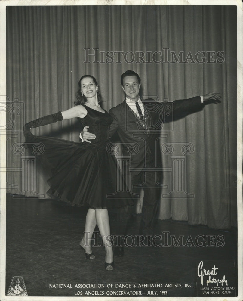 1962 Press Photo Sally Black Benny Smith Demo Wheeling - RRW34583 - Historic Images