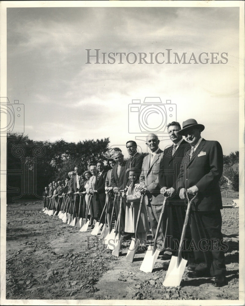 1960 Press Photo Deerfield Officials Hold Golden Spades - RRW34597 - Historic Images