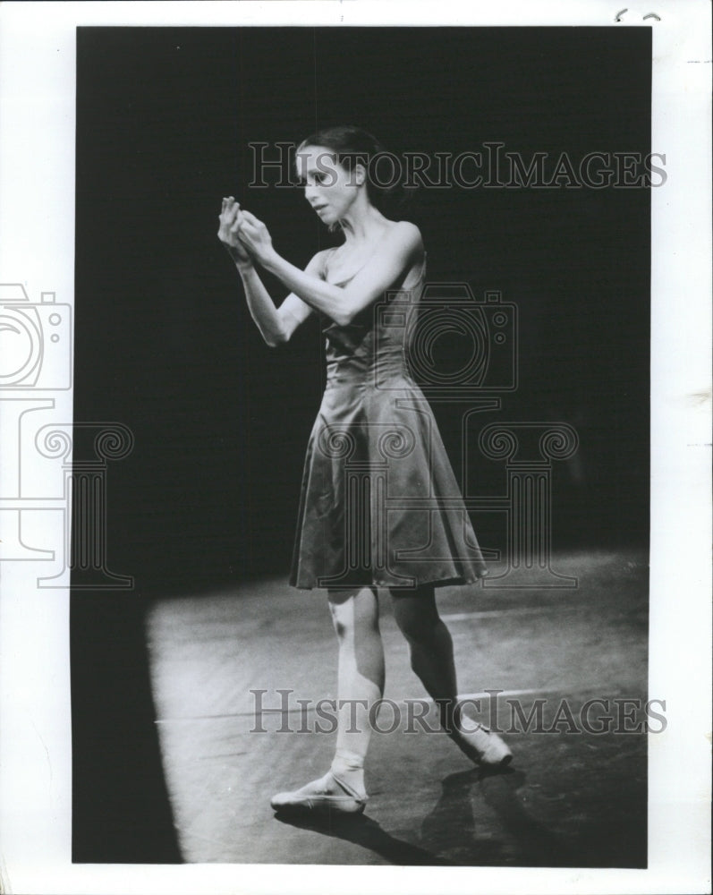 1977 Press Photo Dennis Wayne&#39;s Ballet Company - RRW34675 - Historic Images