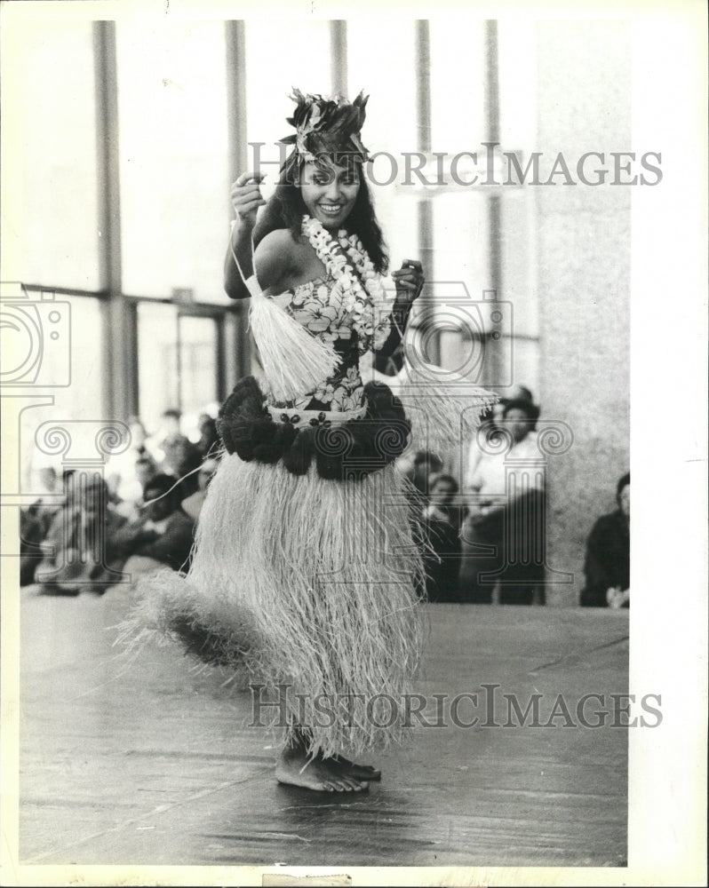 1983 Press Photo Polynesian Dance For Civic Center&#39;s 20 - RRW34689 - Historic Images