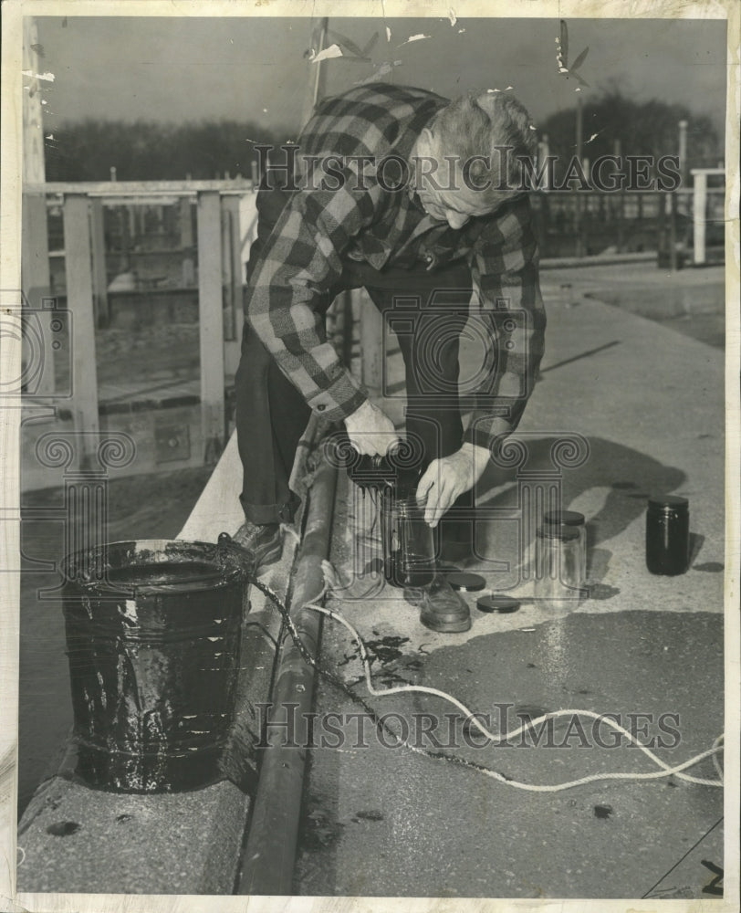 1955 Press Photo Mark Ennis Engineer Belmont Harbor - RRW34825 - Historic Images