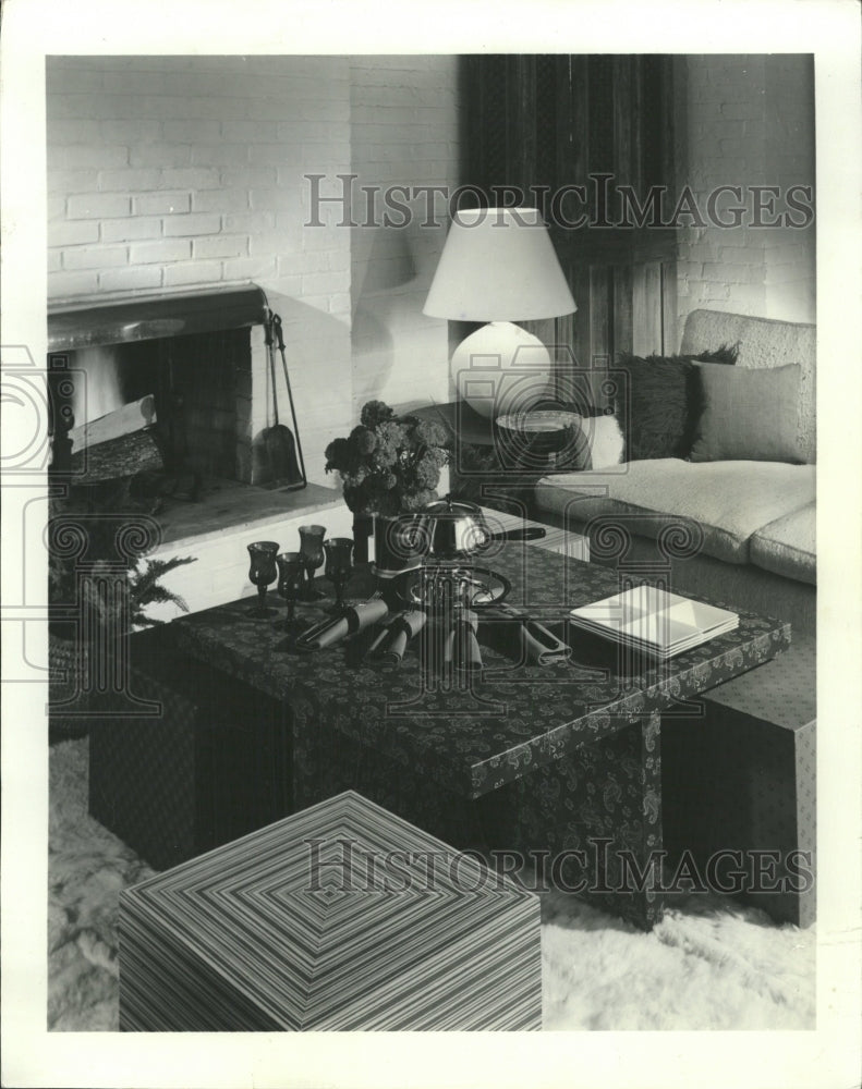 1972 Press Photo Strippable Wallpaper Covers Furniture - RRW34913 - Historic Images