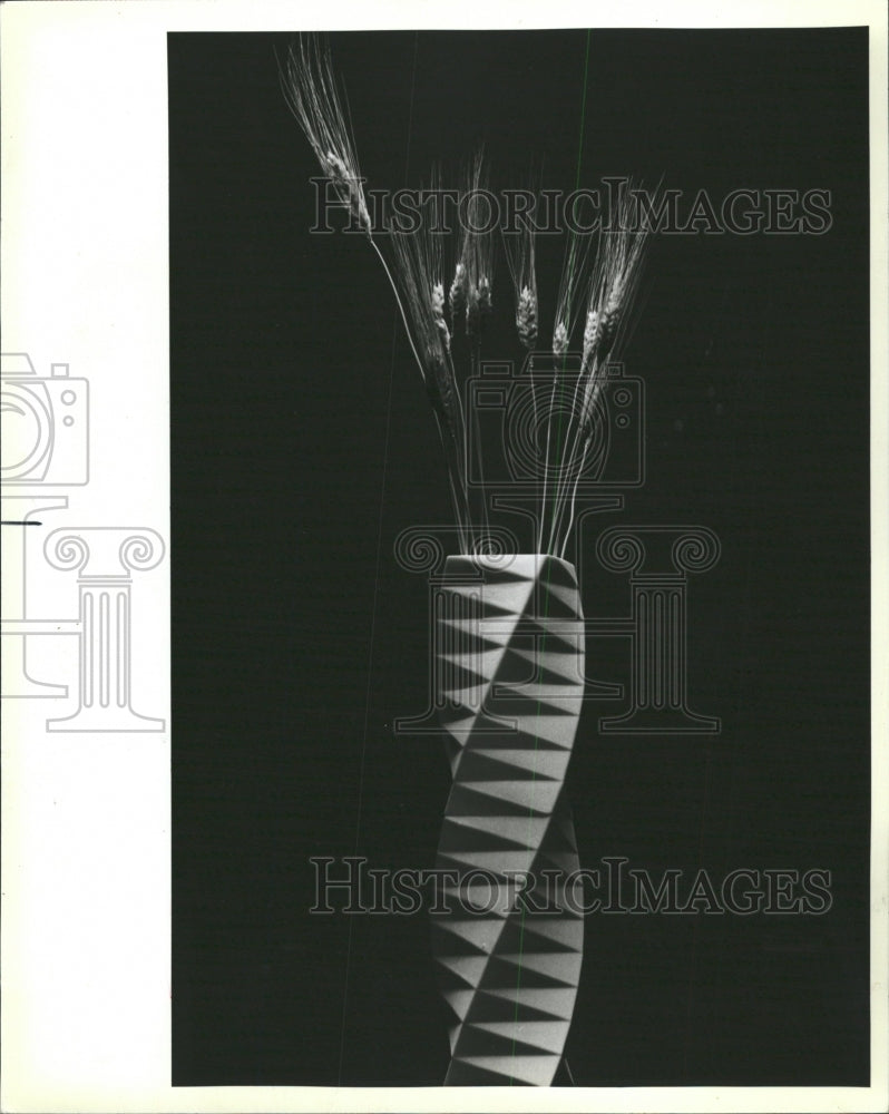 1983 Press Photo Origami inspired vase design - RRW35075 - Historic Images