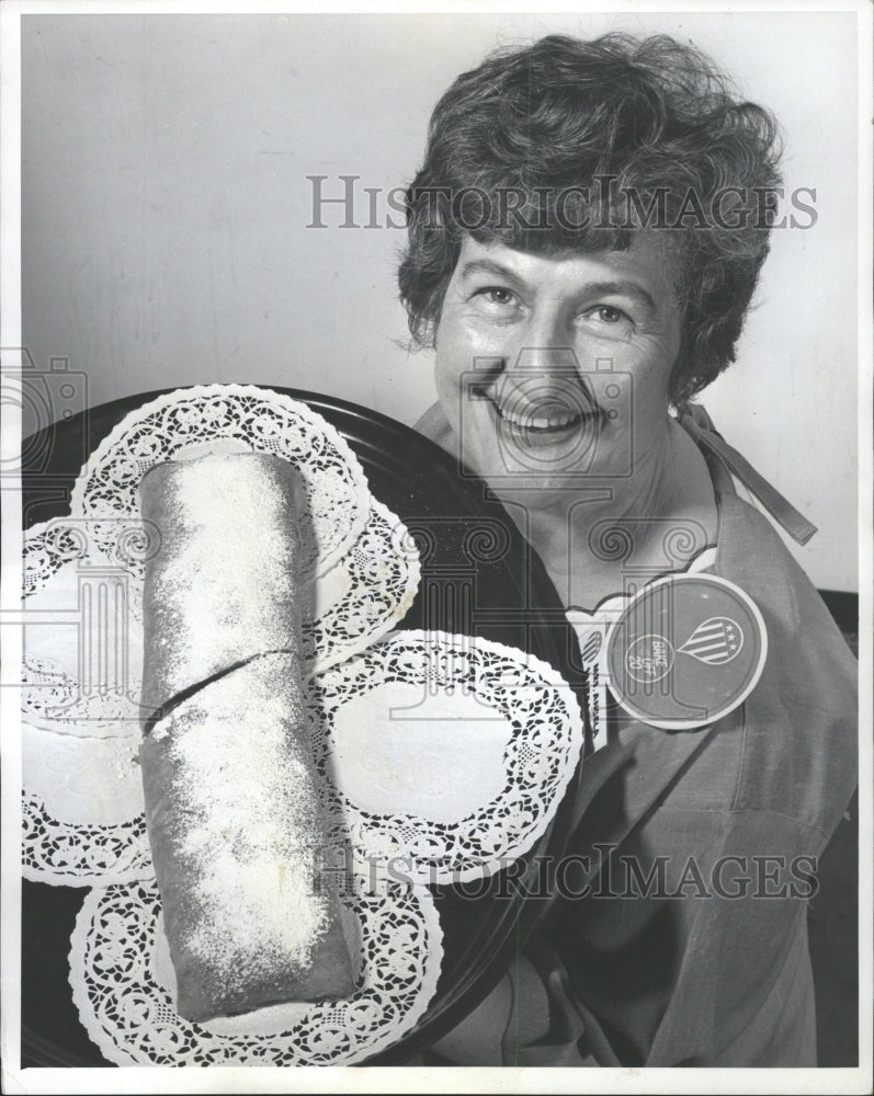 1969 Press Photo Pillsbury Bake-off Apple Strudel - RRW35269 - Historic Images