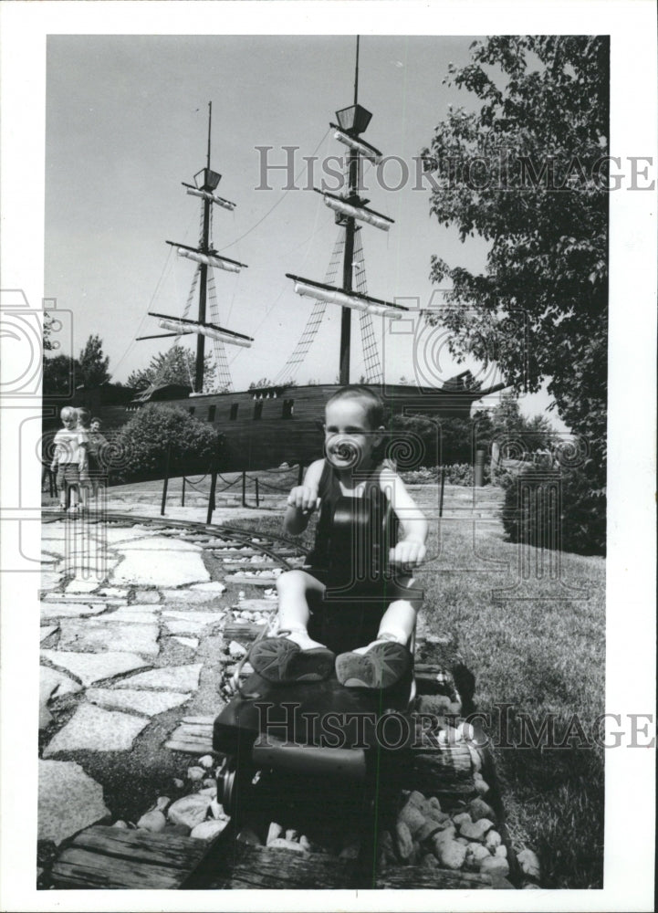 1994 Press Photo Boy Train Pirates&#39; Cove Theme Park - RRW35277 - Historic Images