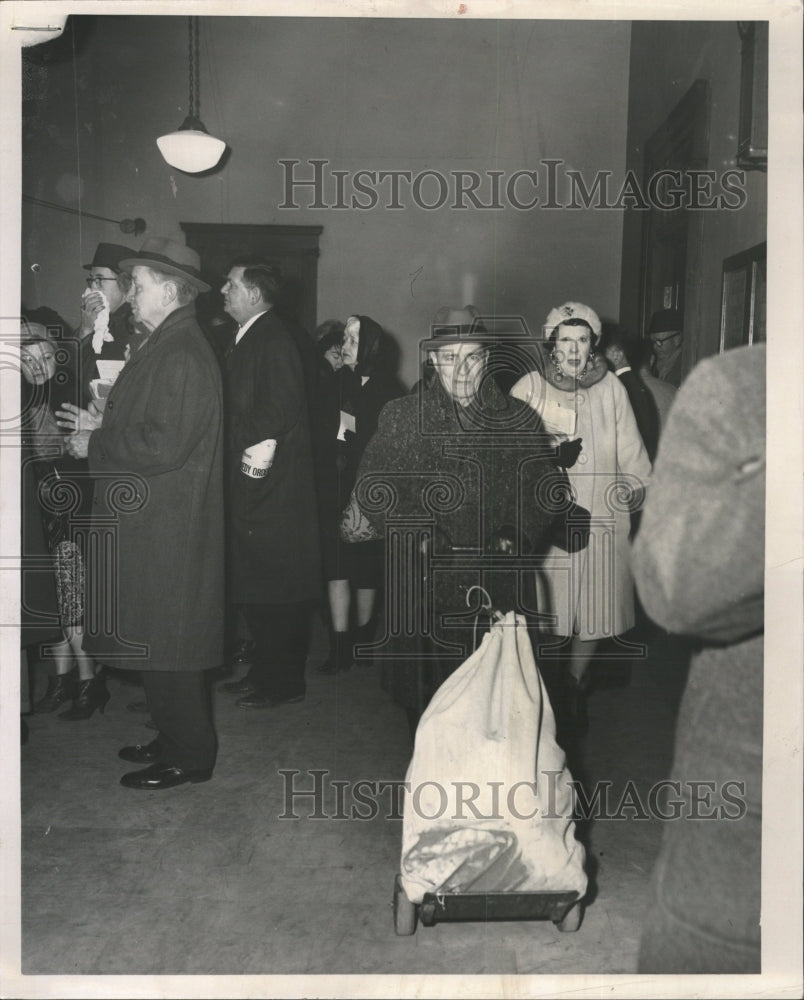 1963 Press Photo Vincent Magno, Mail Clerk Central YMCA - RRW35395 - Historic Images