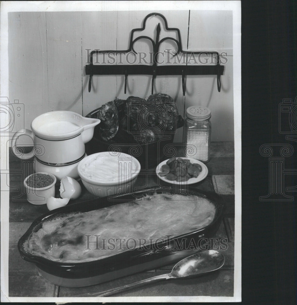 1982 Press Photo Deep-dish Oyster Pie Kitchen - RRW35441 - Historic Images