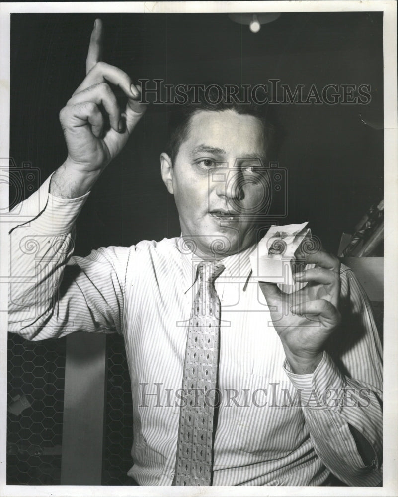 1957 Press Photo Folsom Period Arrowhead - RRW35475 - Historic Images