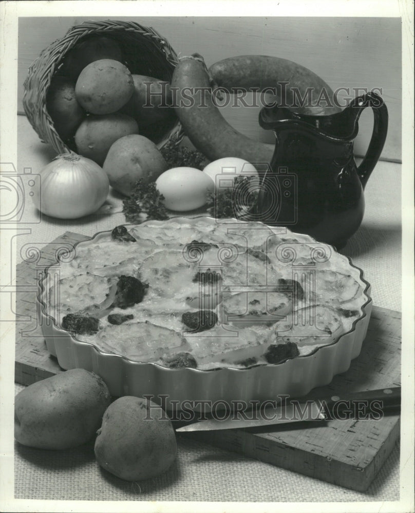 1979 Press Photo Scalloped potato dish with sausage - RRW35511 - Historic Images