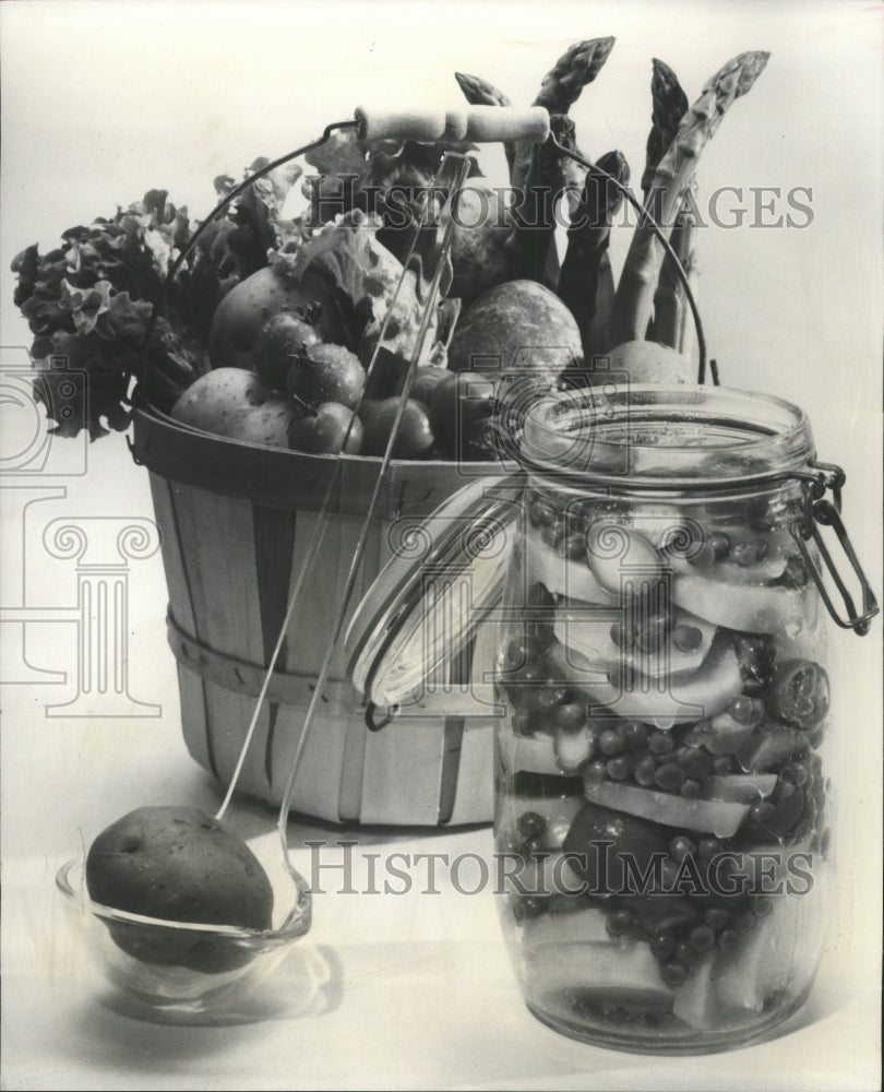 1977 Press Photo Potato Salad Basket Vegetables Jar - RRW35549 - Historic Images