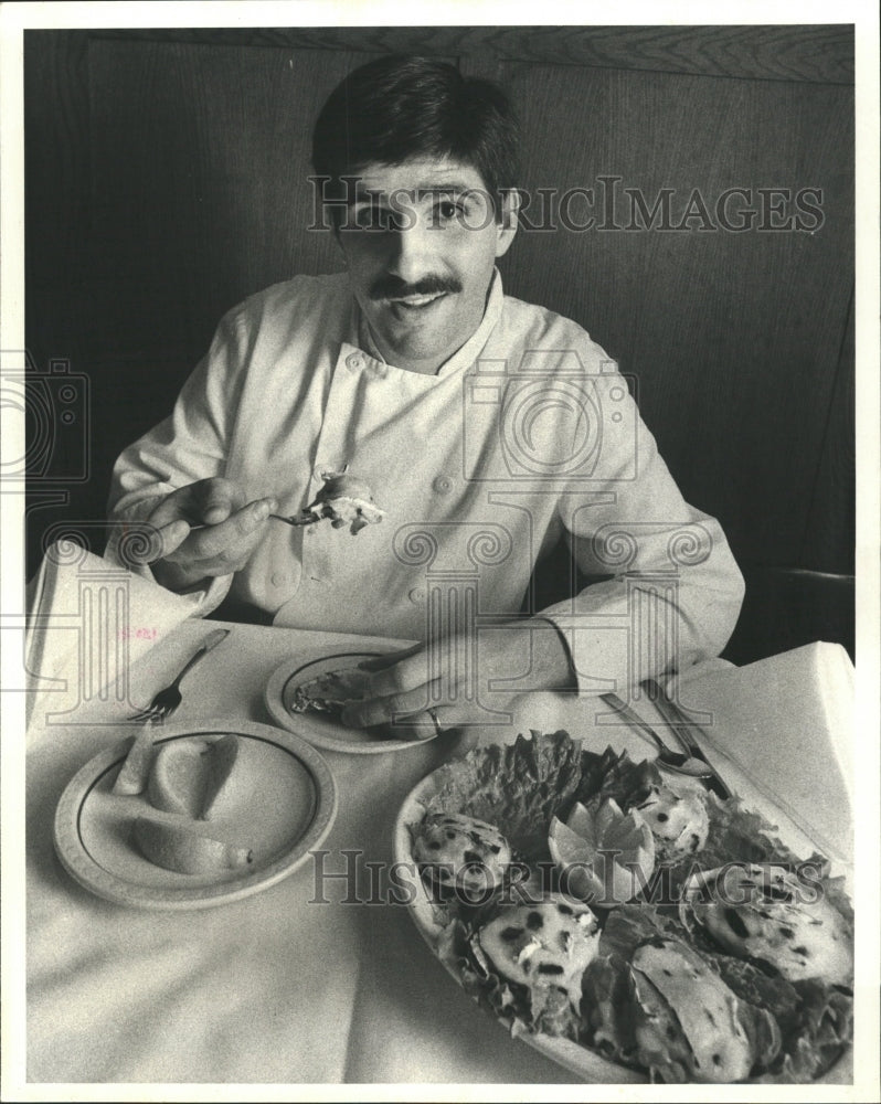 1980 Press Photo Oysters Mornay au Camembert. - RRW35567 - Historic Images