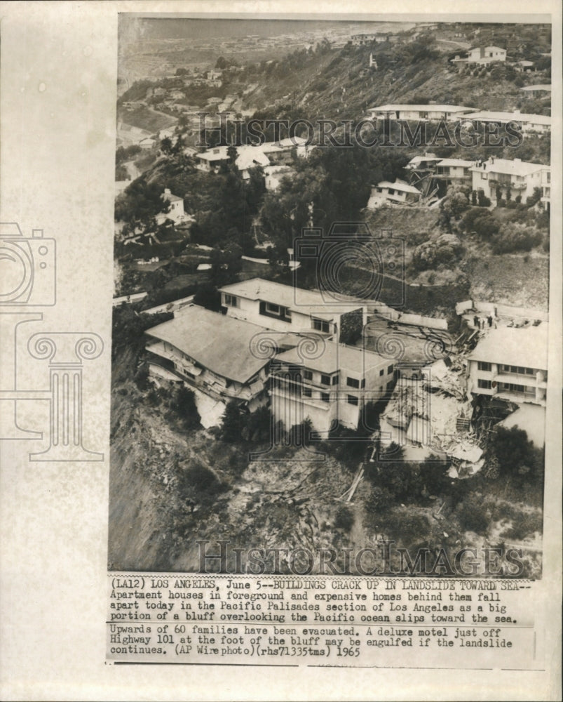 1965 Press Photo Landslide in the Pacific Palisades - RRW35655 - Historic Images