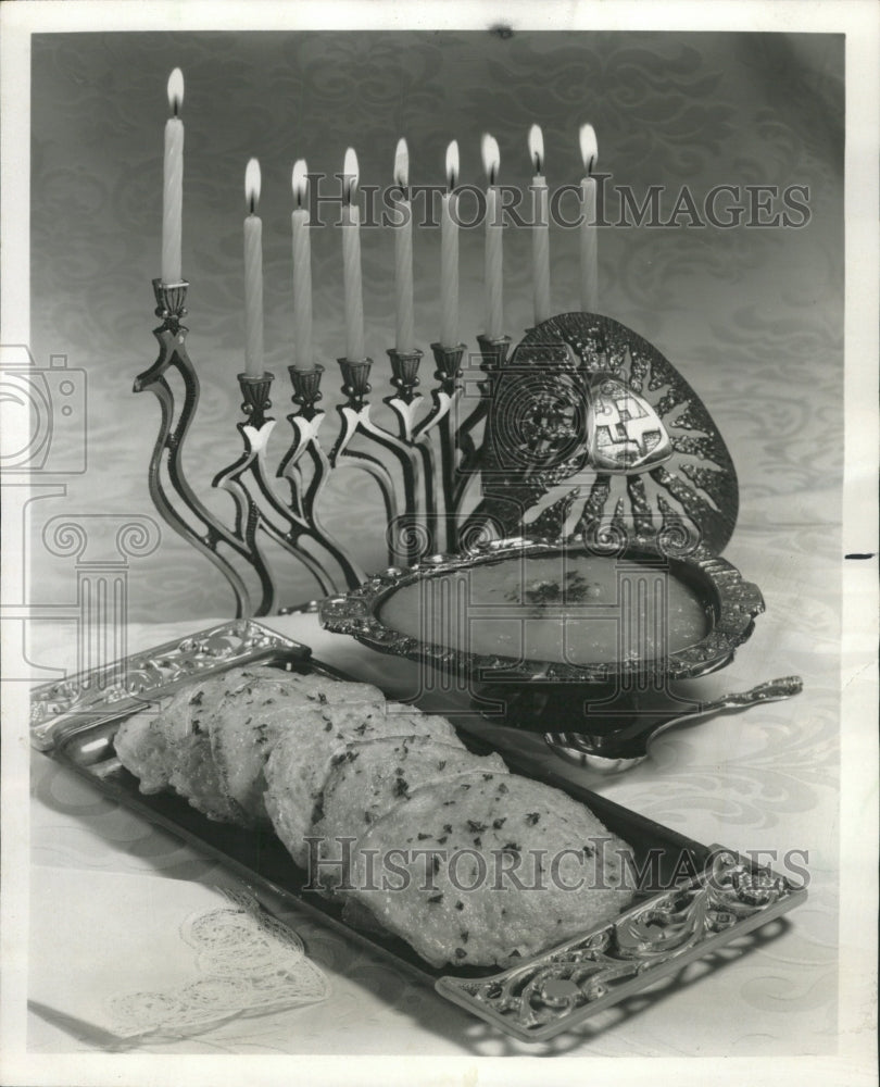 1976 Press Photo Latkes Hanukkah Potato Pancakes - RRW35719 - Historic Images